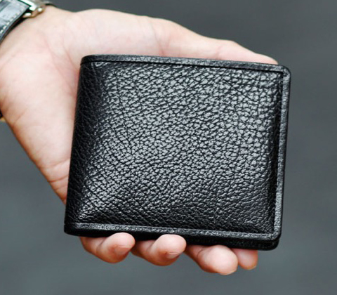 メンズ二つ折り財布をおすすめの人気ブランドから31選 - メンズ財布.com