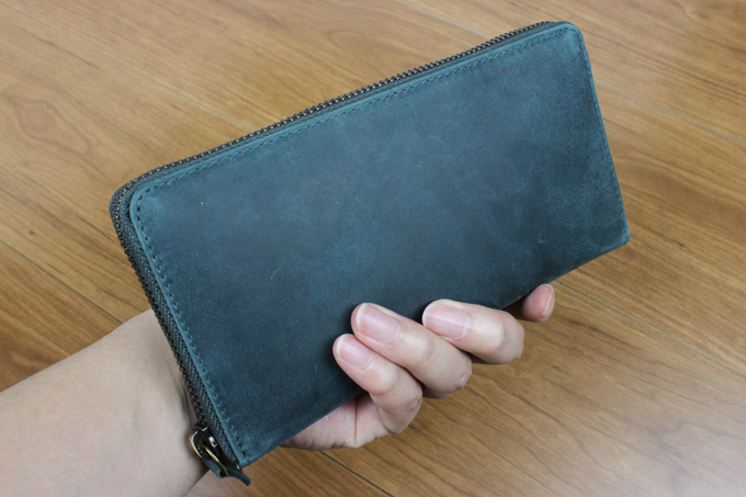 ラウンドジップタイプの財布